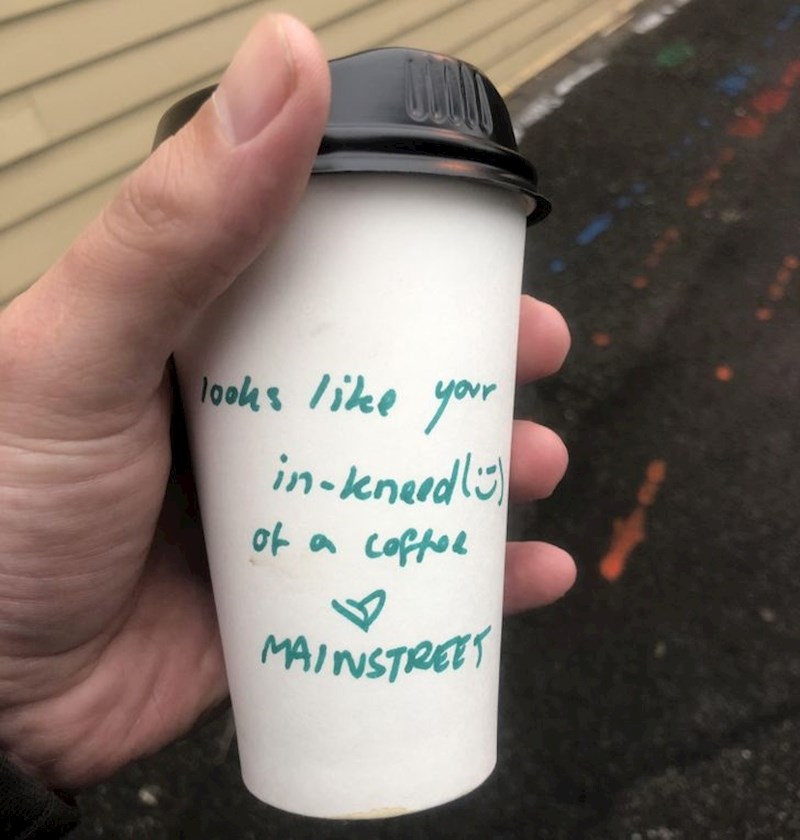 9. "Barmen u mojem omiljenom kafiću iznenadio me simpa porukom nakon što sam imao operaciju koljena."