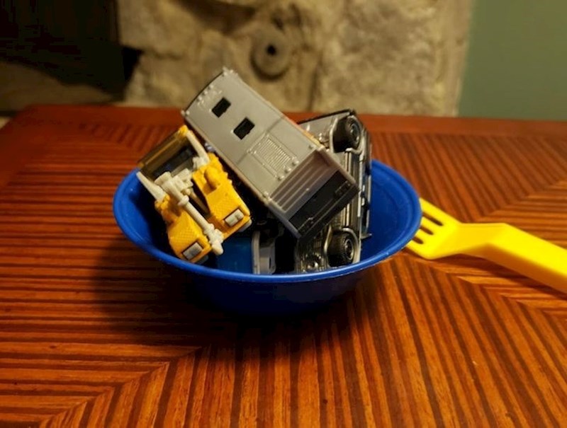 "Sin mi je napravio juhu od autića. Ja bih još!"