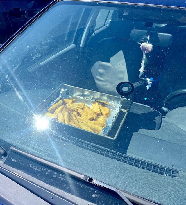 4. Ispekla je krumpir u autu parkiranom na suncu dok je obavljala shopping