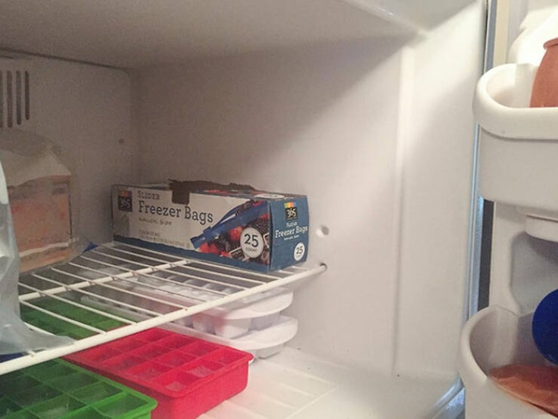 8. Drži vrećice za zamrzavanje u škrinji