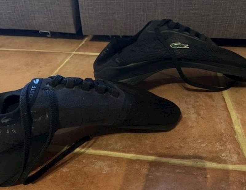 13. Nije bila pametna ideja staviti ove tenisice u sušilicu rublja