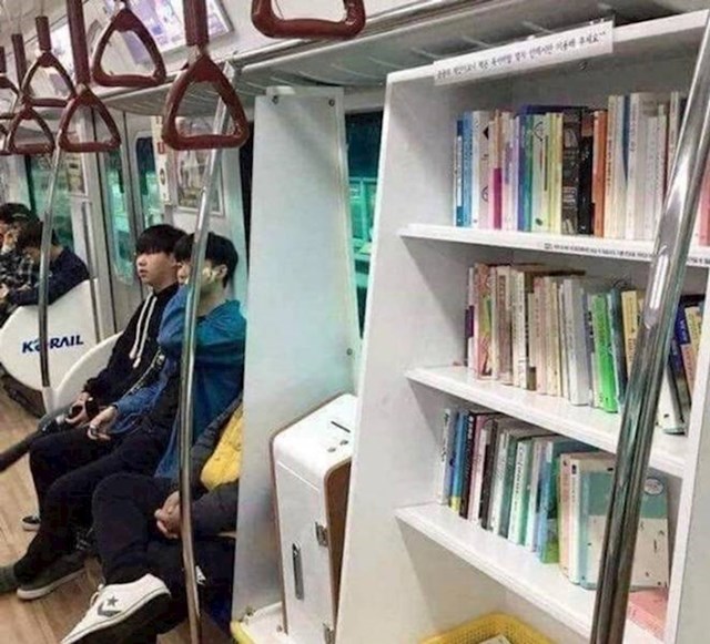 9. U javnom prijevozu često imaju policu s raznim knjigama