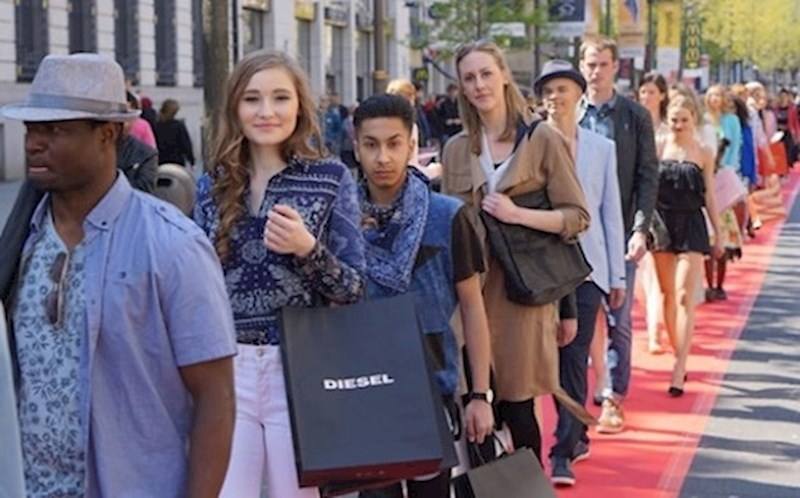 5. Preskakanje reda u Australiji.