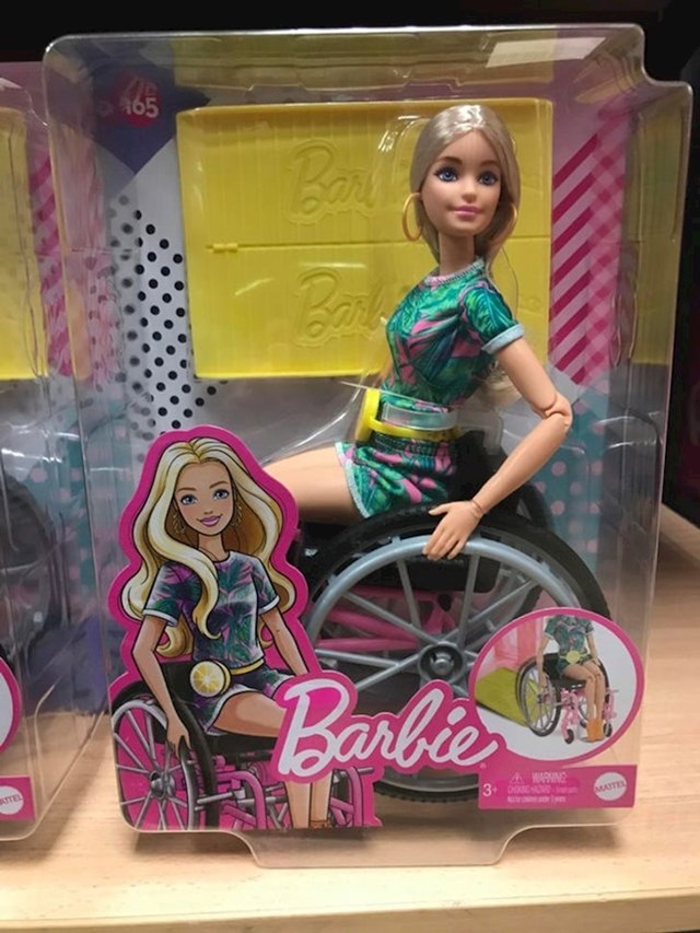 1. Barbie u invalidskim kolicima