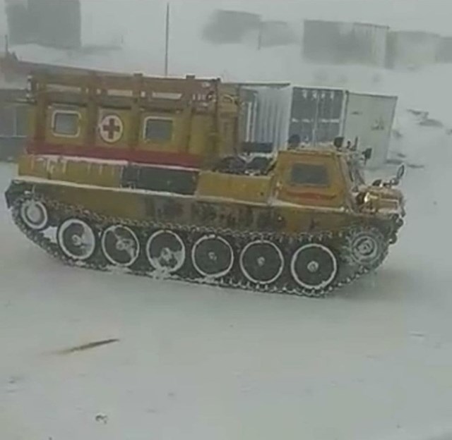 12. Tijekom zime, Rusi ponekad koriste tenkove kao vozila hitne pomoći.