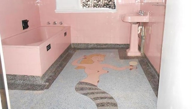 16. Moja žena oduvijek je htjela sirenu u kupaoni...