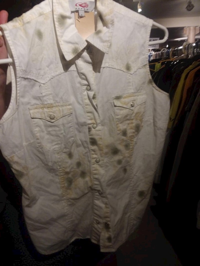 8. Tko bi kupio zmazani prslučić?!