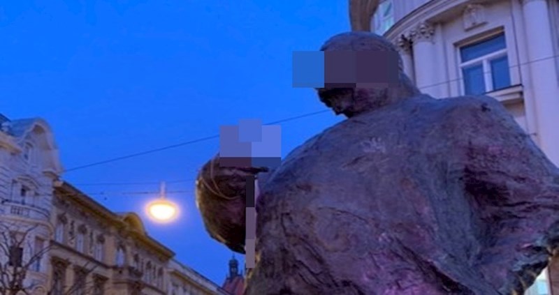 Duhoviti građanin sasvim je prigodno dotjerao Radićev kip u Zagrebu