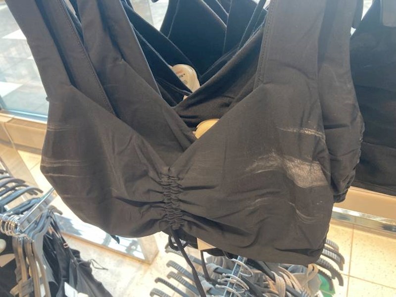 17. Netko je isprobao crni top, umrljao ga dezićem i vratio natrag