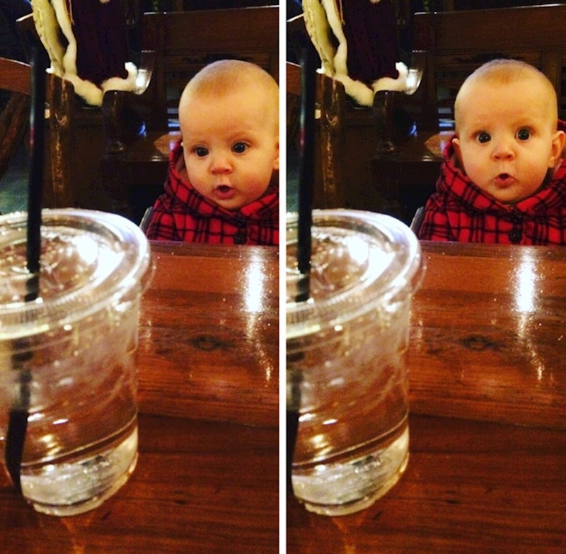 12. Iz nekog razloga ovaj klinac obožava boce s vodom. Ovako je reagirao kad mu je konobar donio njegovu.
