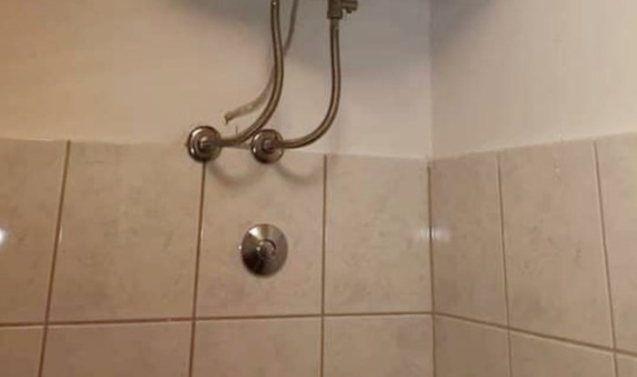Htjeli su uštedjeti na prostoru u maloj kupaonici, a sada se cijeli internet smije njihovom rješenju