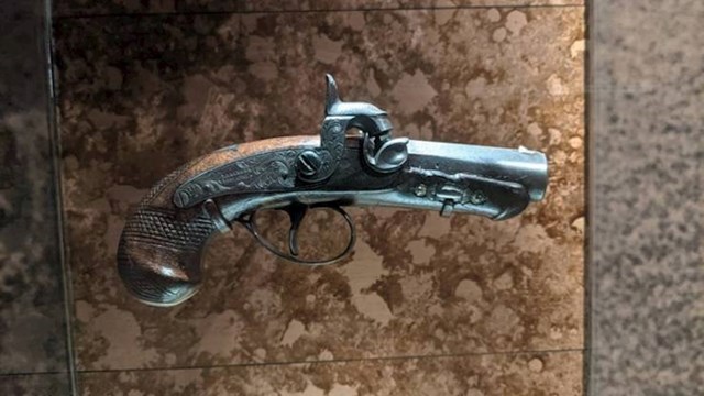1. Pištolj iz kojeg je ubijen Abraham Lincoln