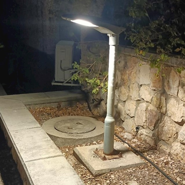 10. Mini ulična svjetiljka