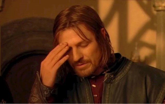 9. ...kad smo već kod Boromira. Sjećate li se ove totalno antologijske scene Boromira, koja je postala inspiracija za brojne memove? E pa, postoji razlog zašto Boromir gleda u svoja koljena. Noć prije scenaristi su odlučili prepraviti dijalog u ovoj sceni, a glumac nije stigao naučiti tekst. Zato ga je zalijepio na svoja koljena. Ovdje si je odlučio malo pomoći, a ostalo je povijest...😄