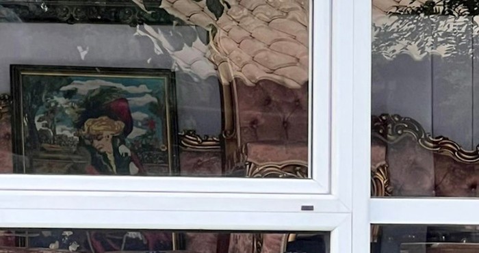 Prizor iz jednog izloga u Grčkoj postao je hit na Fejsu, odmah će vam biti jasno zašto