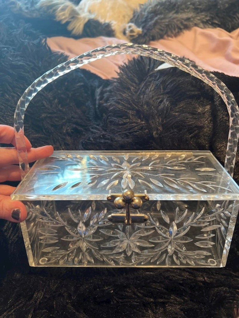 9. "Interesantan ulov iz second hand dućana"