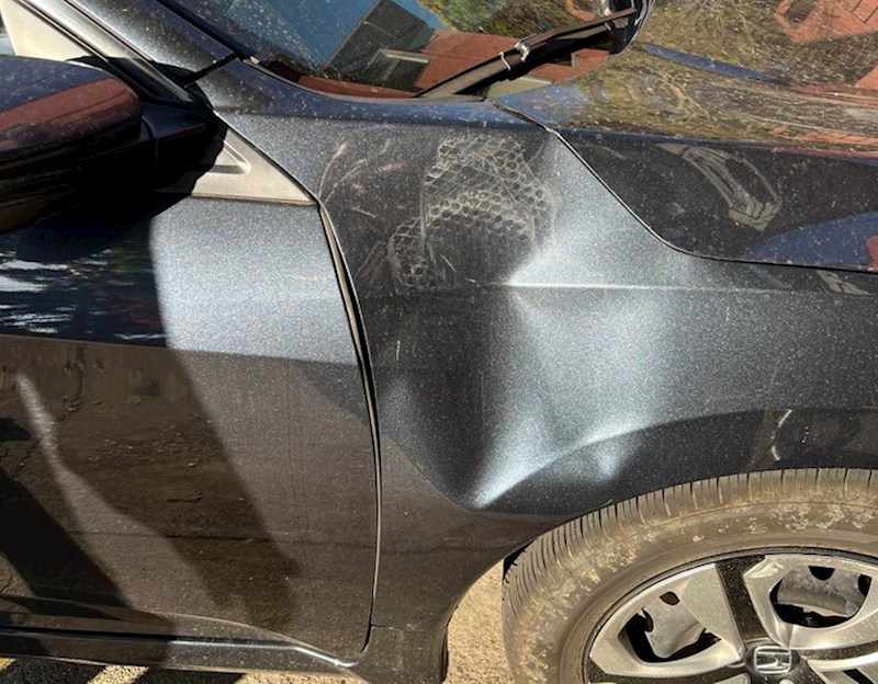 4. "Netko je iskalio bijes na mojem autu."