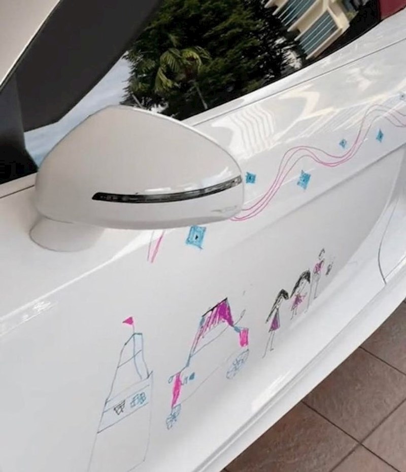 1. Klinac je iznenadio svoje roditelje i nacrtao im nešto - na auto.😆