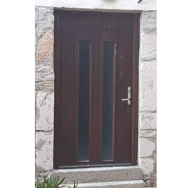 Netko je svoj posao obavio toliko loše da to boli gledati...