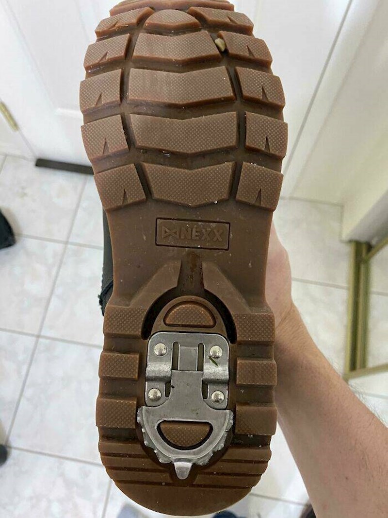 3. Zimska čizma s kojom možete hodati i po ledu