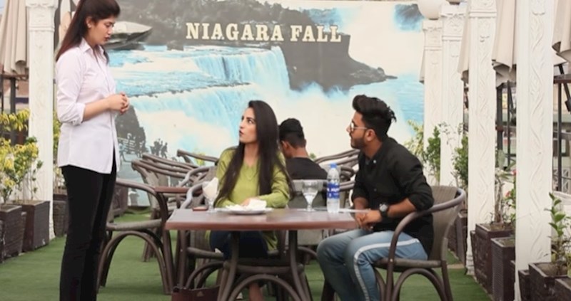 VIDEO Očijukao je s konobaricom pred svojom curom, morate vidjeti kako je to završilo