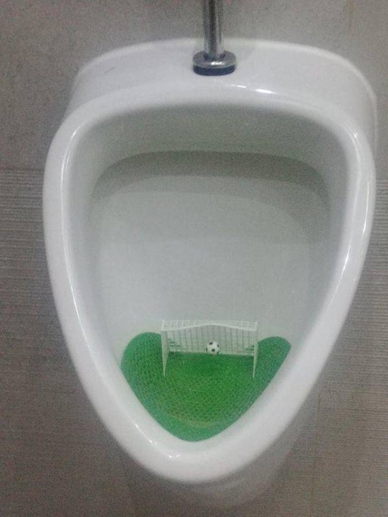 2. Netko je u jednom restoranu na našoj obali pronašao gol koji je teško fulati