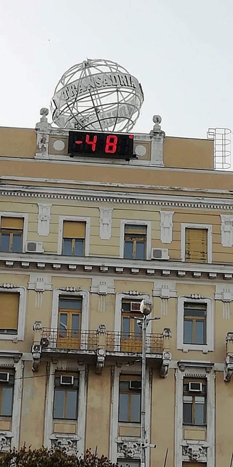 Netko se u komentarima nadovezao ovom fotkom na kojoj se vidi da je i u Rijeci pošteno zahladilo...😂