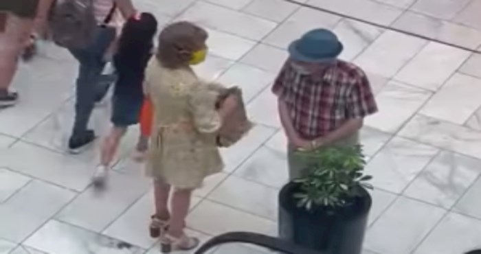Stariji par odlučio je ukrasti biljku iz jednog shopping centra, snimka je postala viralni hit