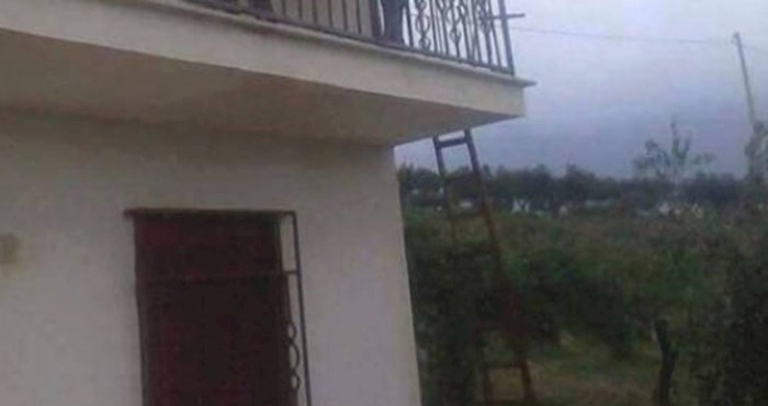 Prizor s nečijeg balkona negdje na Balkanu užasnuo je internet, odmah ćete vidjeti zašto