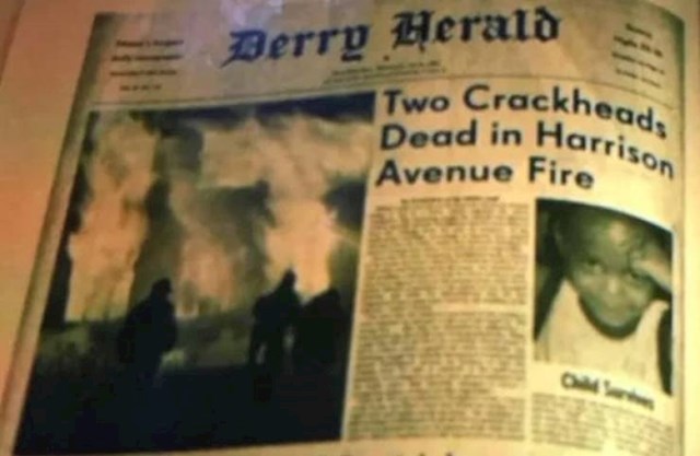 1. U filmu Ono: Drugo poglavlje, u Mikeovoj bilježnici možemo vidjeti članak o požaru koji je ubio njegove roditelje. U plamenu doslovno piše tko je krivac za požar: "It"!