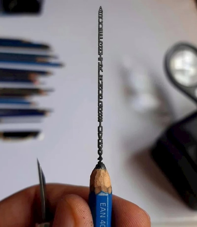 10. Netko je našiljio cijelu abecedu na olovci