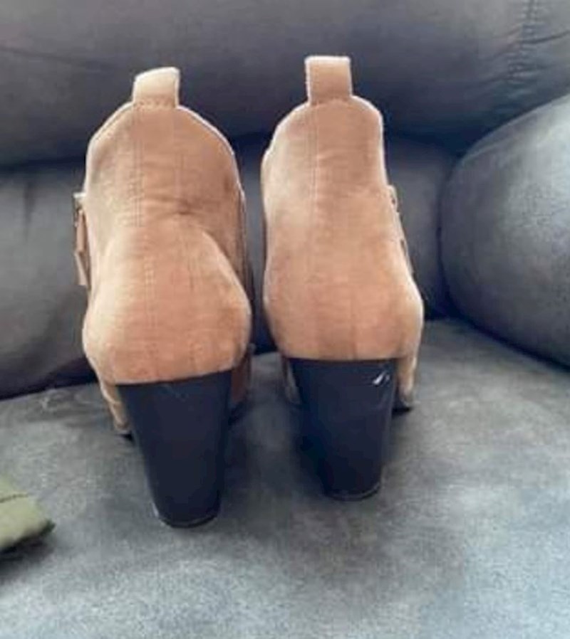 10. Čizme koje izgledaju kao sirova piletina