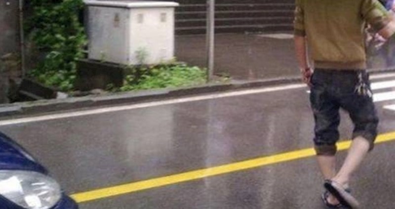 Njemu kišobran ne treba, od kiše se zaštitio pomoću nečeg drugog