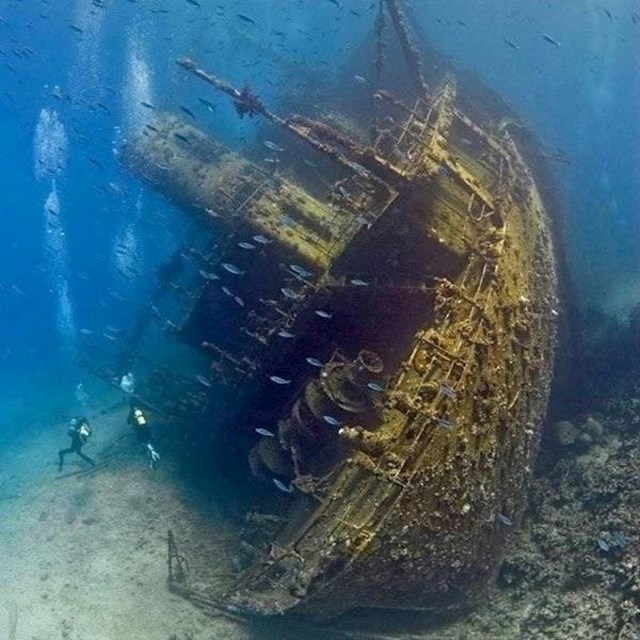 13. Potopljeni ratni brod