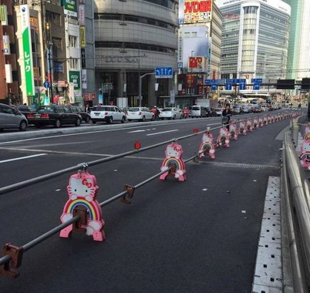 14. Mjesto građevinskih radova u Japanu može se označiti na jako kreativne načine