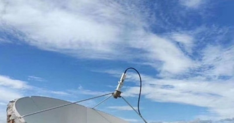 Netko je primijetio prečudno smještenu satelitsku antenu, fotka je hit na Fejsu