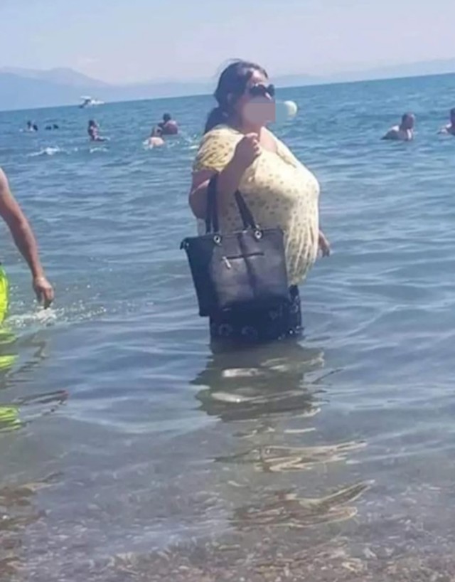 Možda se boji lopova?🧐