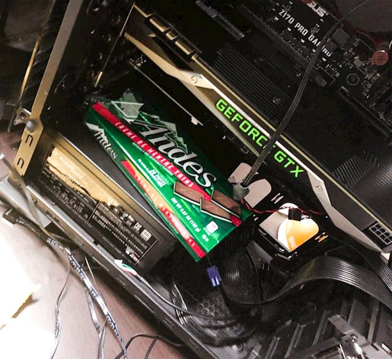 6. "Kako sakrivam slatkiše od svoje žene."