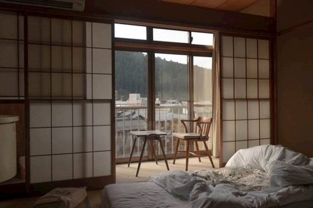 8. Tradicionalna japanska soba uz rijeku
