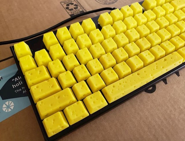 2. Tastatura koja izgleda kao sir