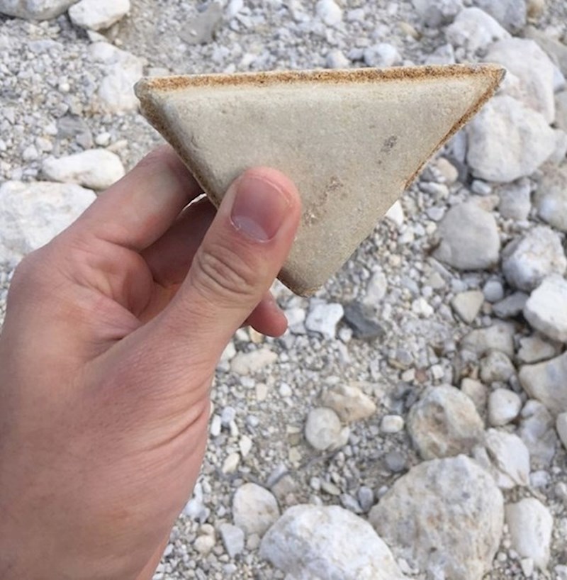 7. Ovaj kamen pak izgleda kao tost