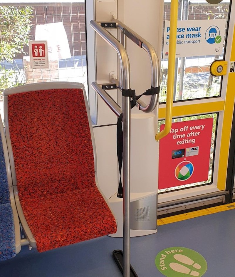 2. U nekim autobusima u Australiji postoji mjesto za odložiti dasku za surfanje