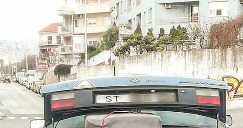 Ovaj Dalmatinac u prtljažniku prevozi jako zanimljiv teret
