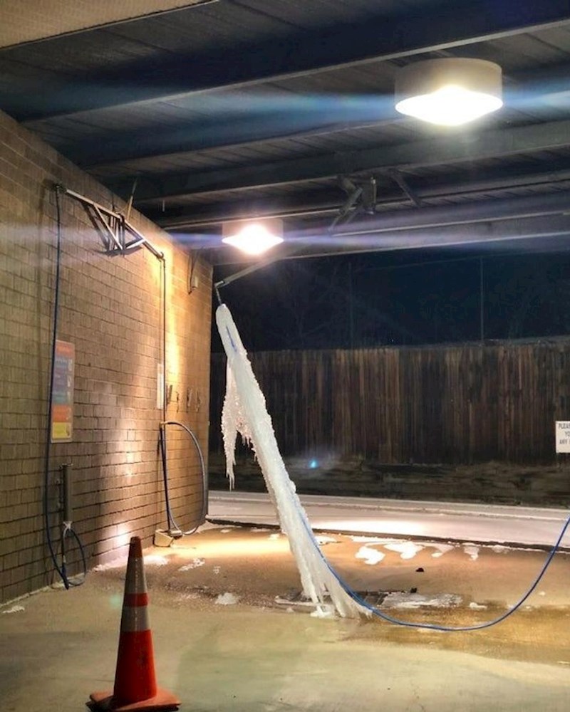 11. Autopraonica u Texasu.