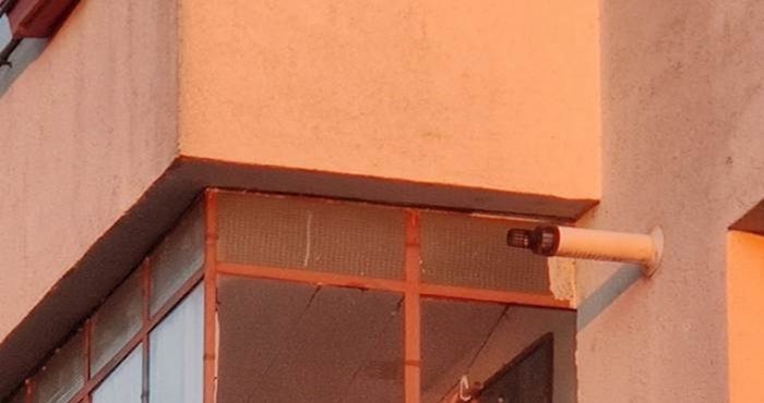 Prizor koji je netko uočio na jednom balkonu nasmijao je tisuće ljudi, ovo je hit
