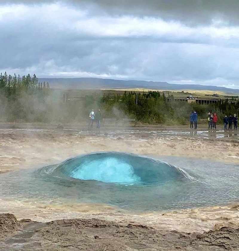 13. Gejzir neposredno prije erupcije