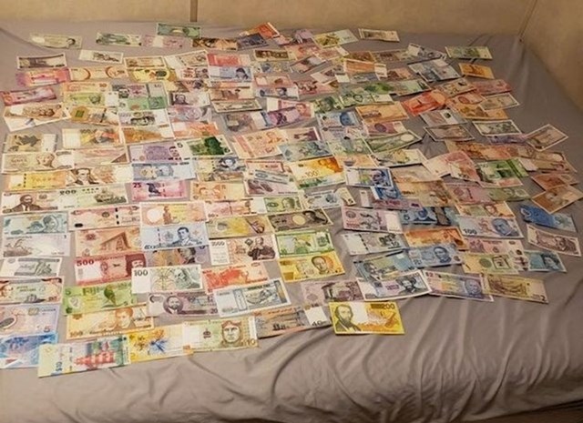 4. Skuplja novčanice svih svjetskih valuta.
