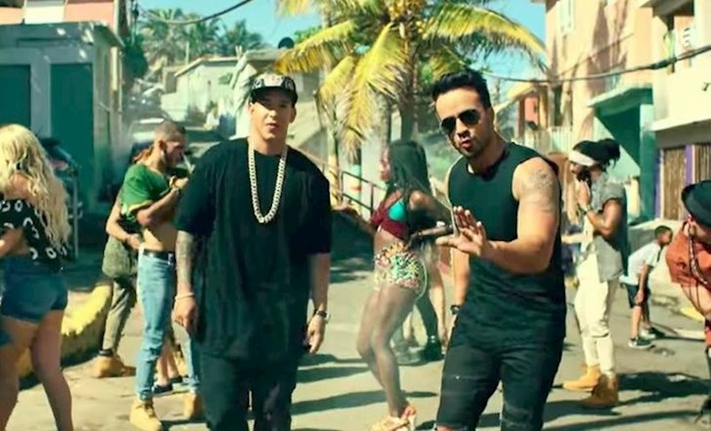 8. Možete dobiti kaznu ako vas netko čuje da pjevate Despacito.