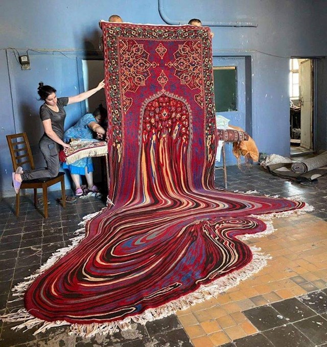 7. Umjetnica iz Azerbajdžan radi ove genijalne tepihe koji izgledaju kao da se tope. Cijena jednoga doseže čak 15 tisuća dolara...