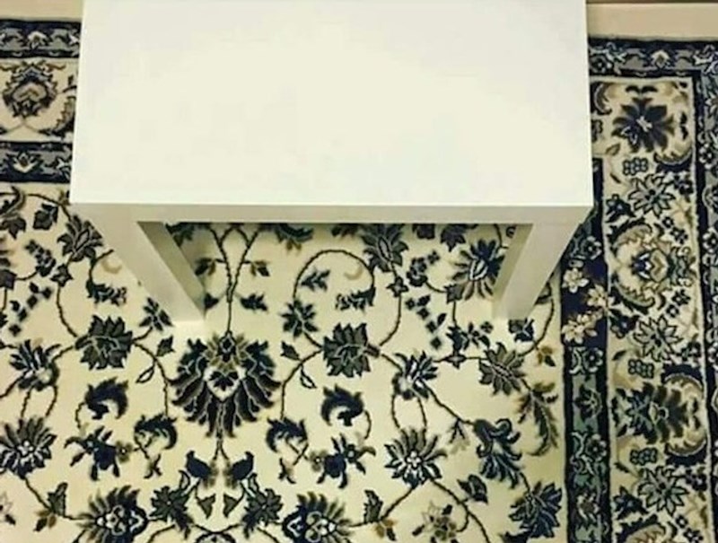 17. A ovdje mobitel?